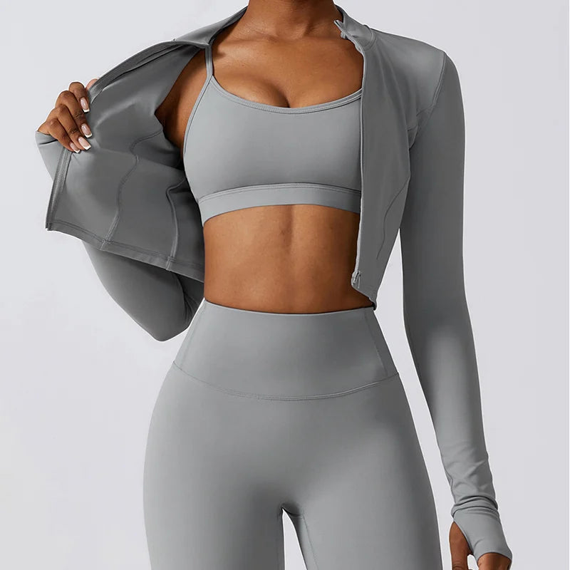 Yoga-sett med sportsleggings, sømløs design og 3 deler. Perfekt for trening og fitness.