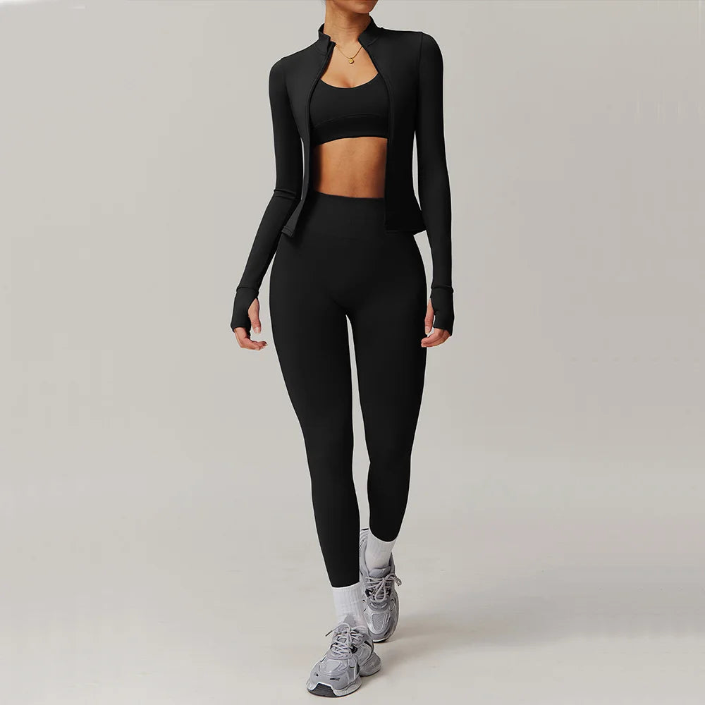 Treningssett for dame – 2 deler med langermet jakke og shorts. Perfekt for yoga og trening!
